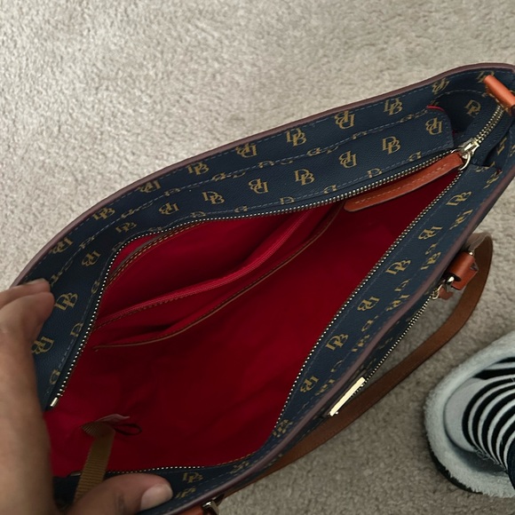 Great condition Dooney and Burke large Gretta shopper - Picture 8 of 9